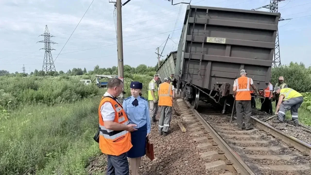 10.07.26г на подъездных парковых путях станции Ярославль-Главный произошел сход 3 грузо...