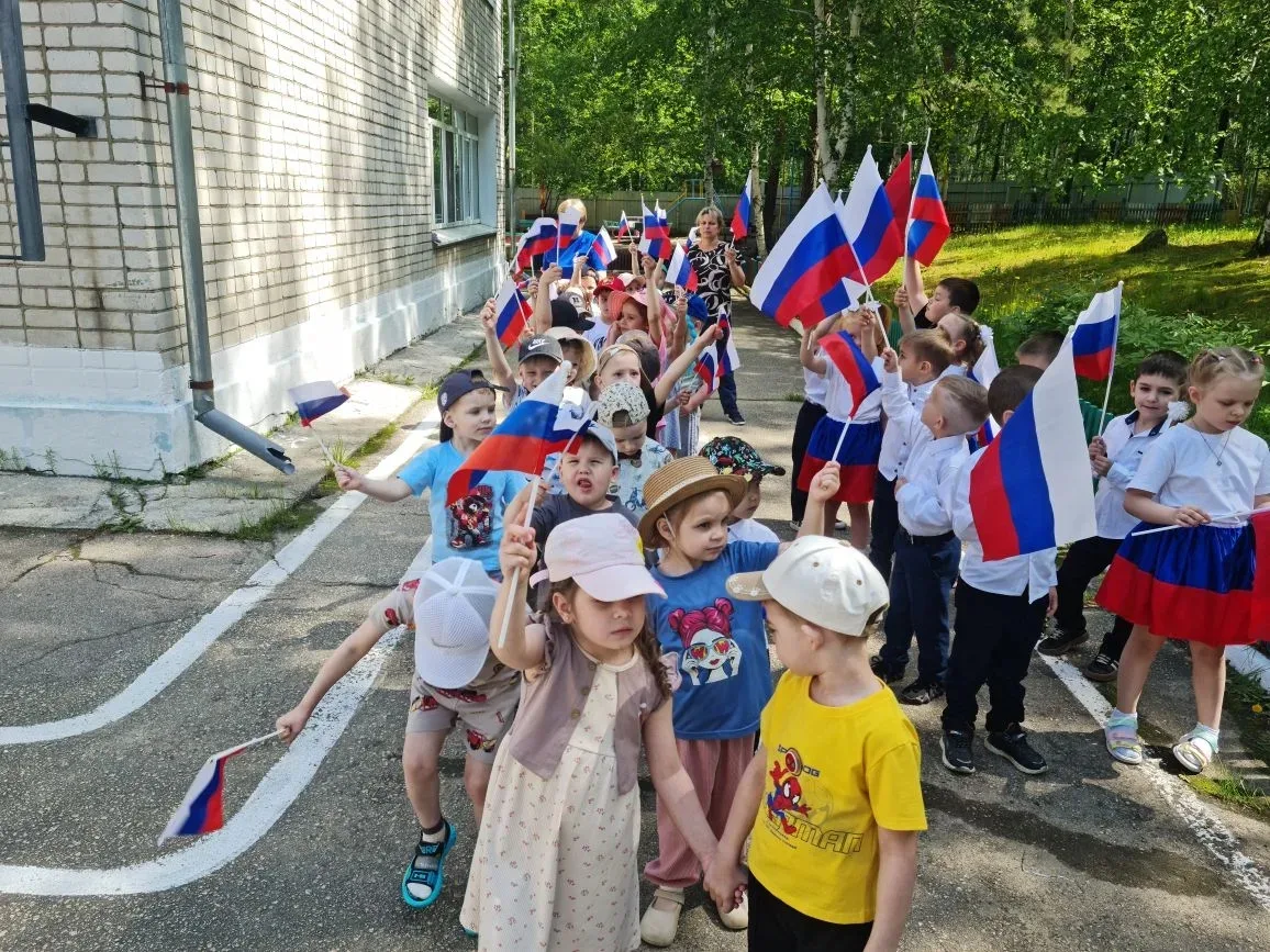 Уже завтра мы будем праздновать День России 🇷🇺 А сегодня в детском саду прошло развлечение "Мы дет