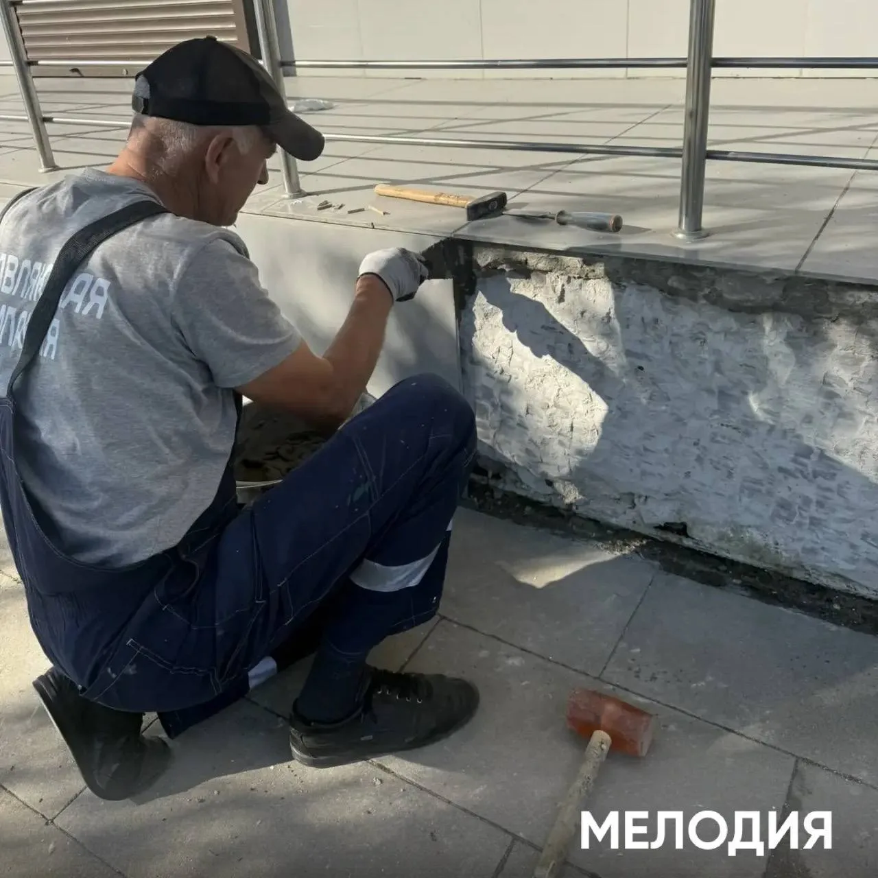 По необходимости проводим реставрацию фасадной плитки.