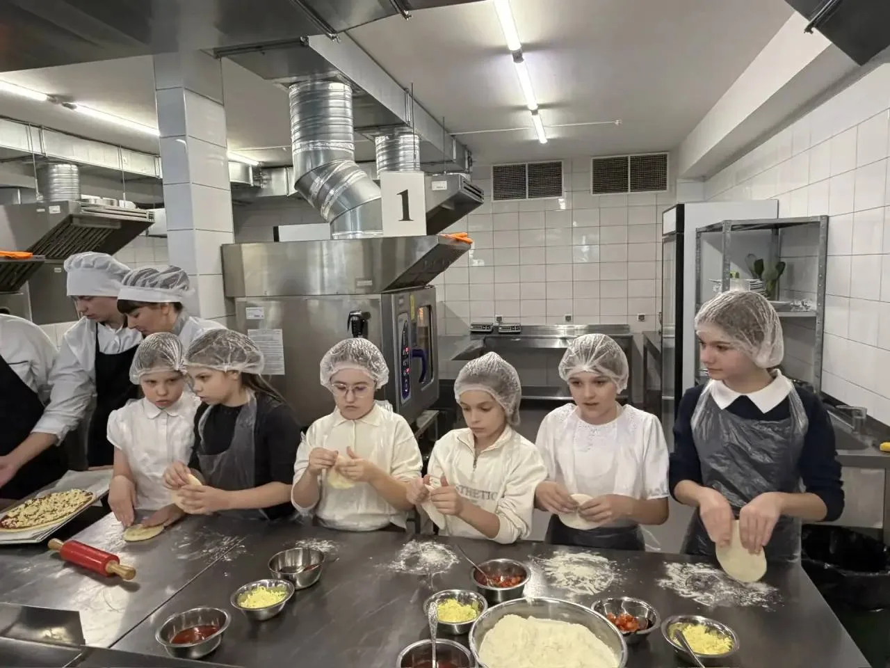 Учащиеся 3 В класса в рамках программы «Профориентация» посетили Техникум общественного питания🤗   Р