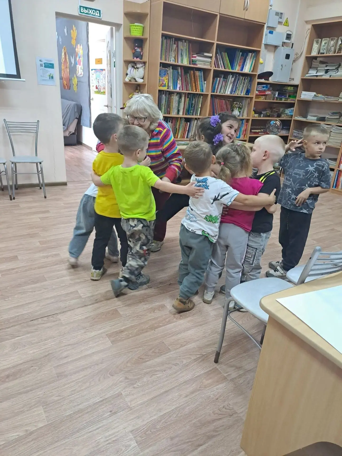 Книжкин дом и детские фантазии: как мы в библиотеке коллаж делали!
