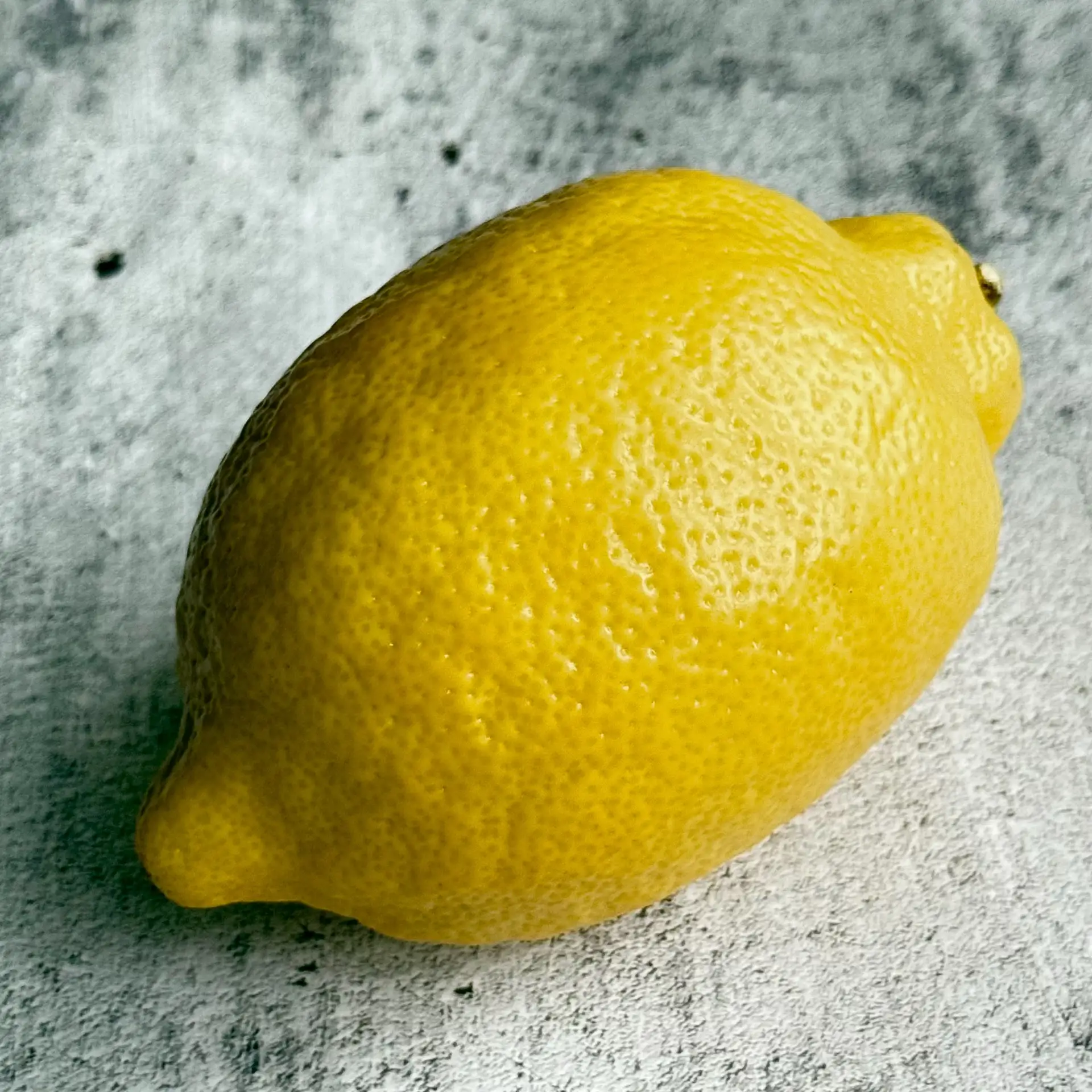 🍋Стакан воды с лимоном утром натощак «запускает метаболизм» и «чистит организм»? Звучи...