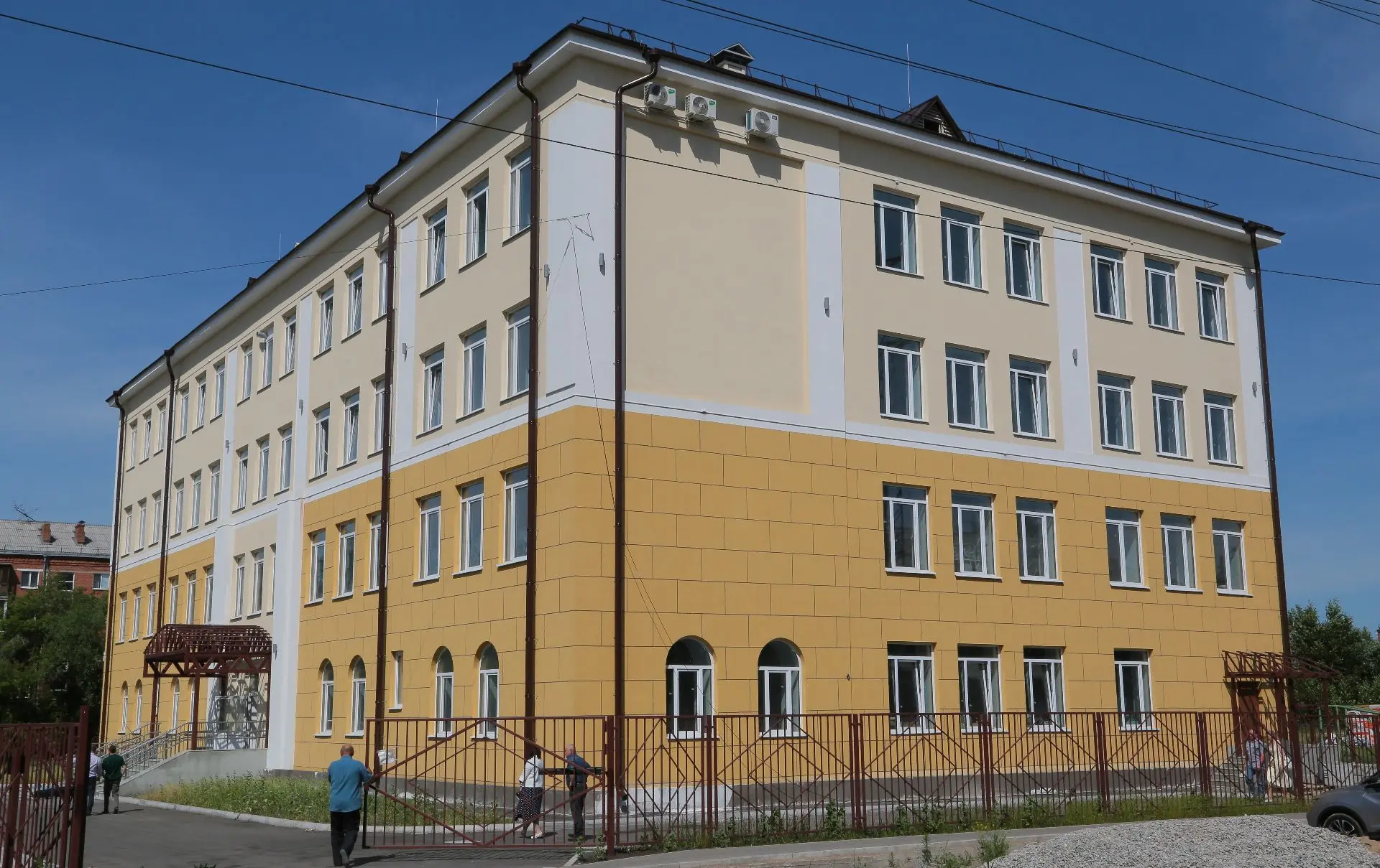 Вместе с председателем Омского Городского Совета Владимиром Валентиновичем Корбутом поб...