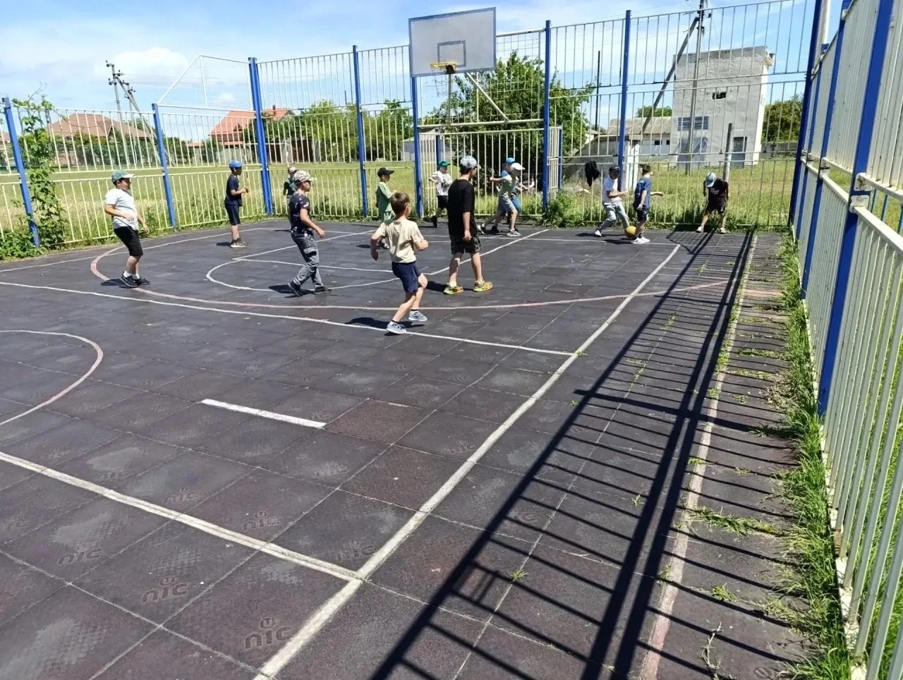 ⚽Футбольный день

15 июня выдался по-настоящему необычным! Мальчики из разных отрядов встретились на
