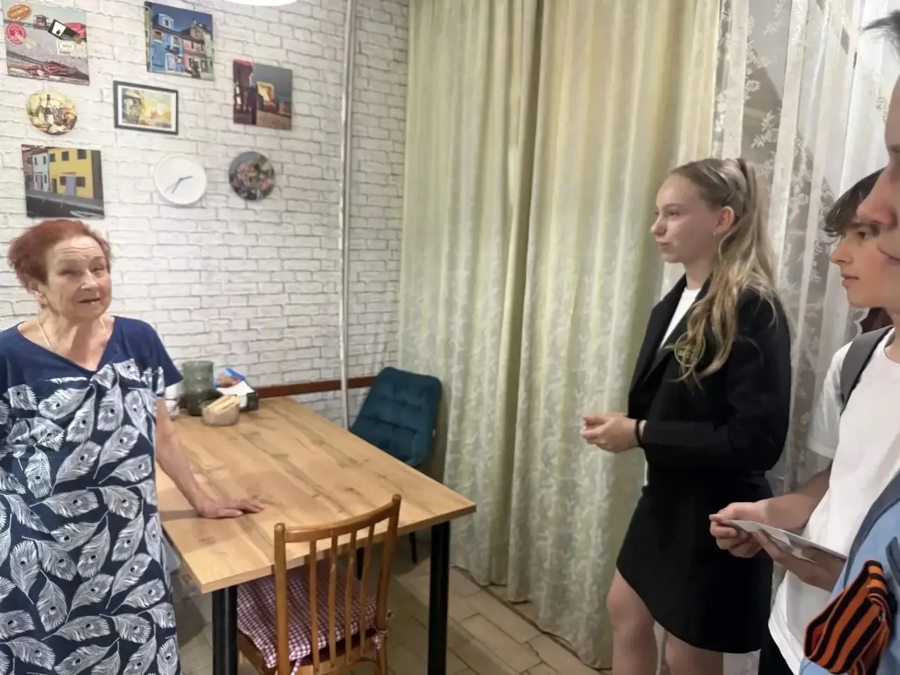 Поздравление с Днём Победы   В преддверии 9 Мая ученики нашей школы приняли участие в торжественной 