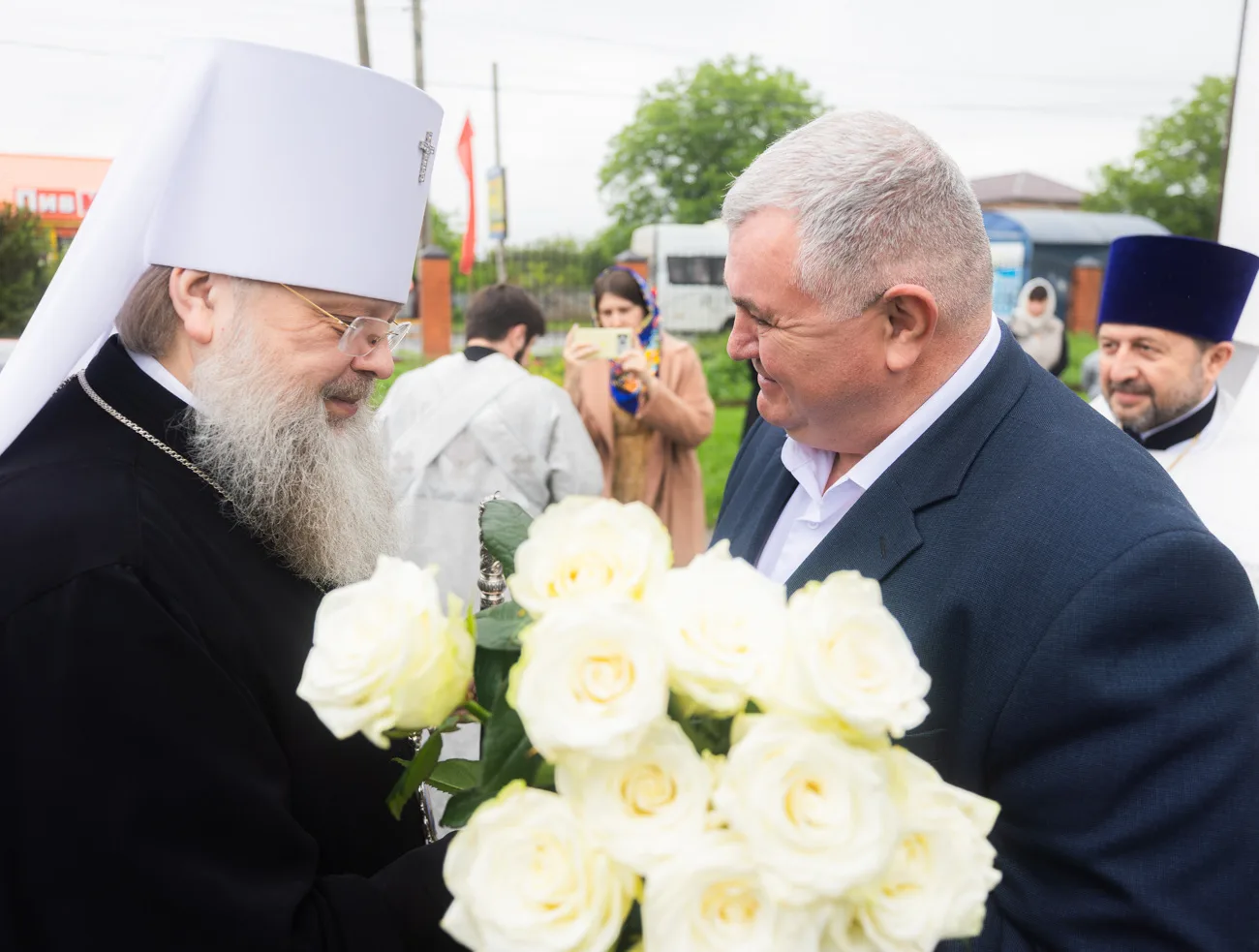 Митрополит Меркурий совершил Великое освящение храма Святой Троицы в селе Самарское  Глава Донской м