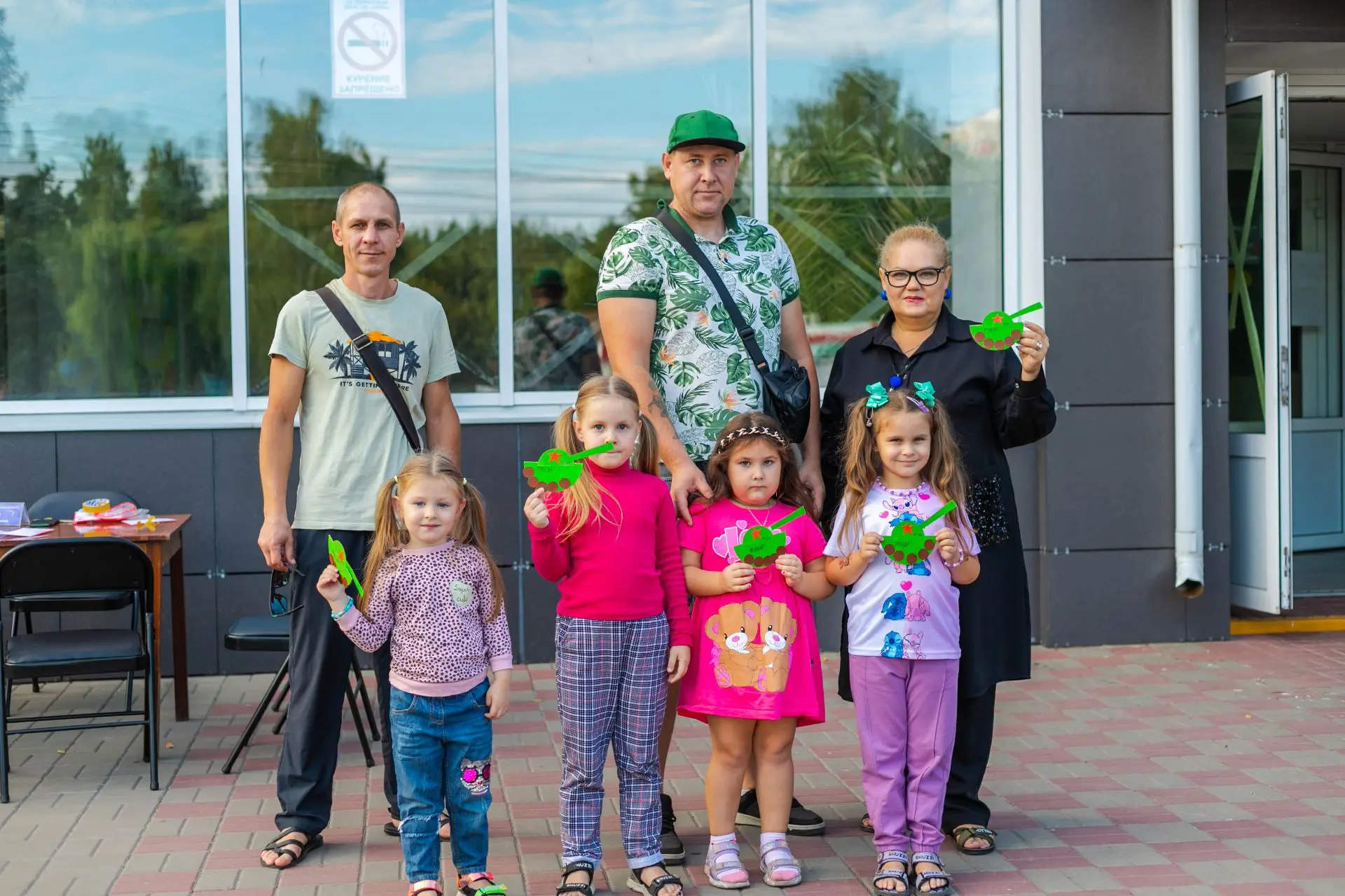 На площадке перед городским культурным центром «Лира» сегодня было по-настоящему творче...