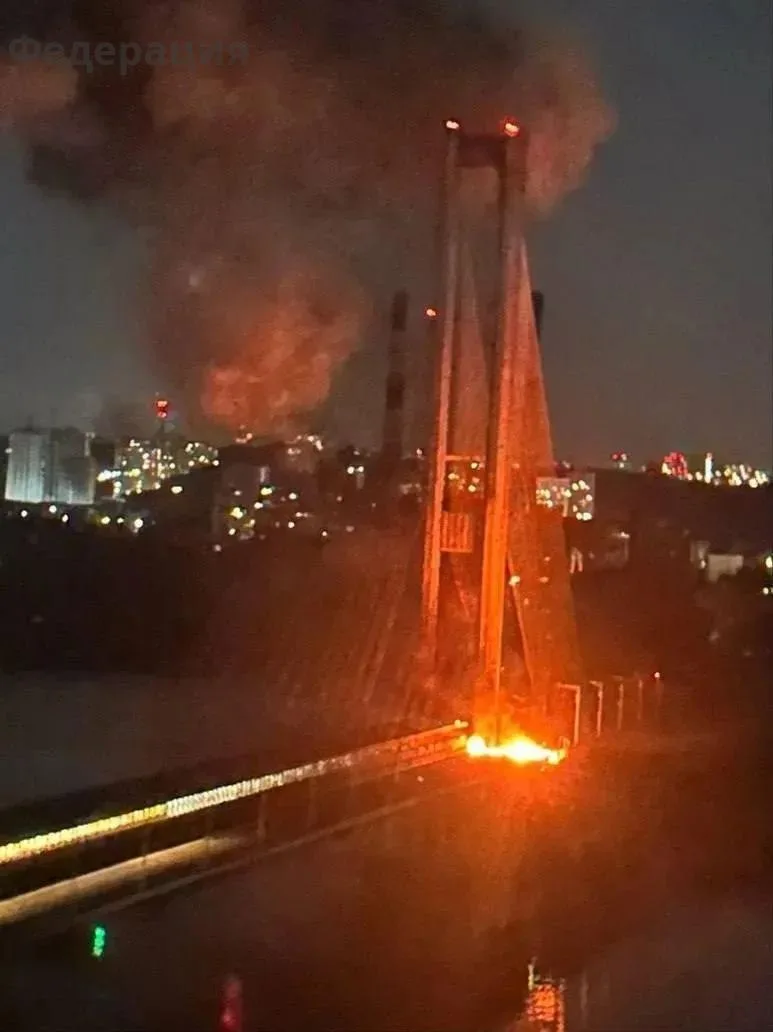 🇷🇺🚀🚀 Движение метро и наземного общественного транспорта по Южному мосту остановлен...