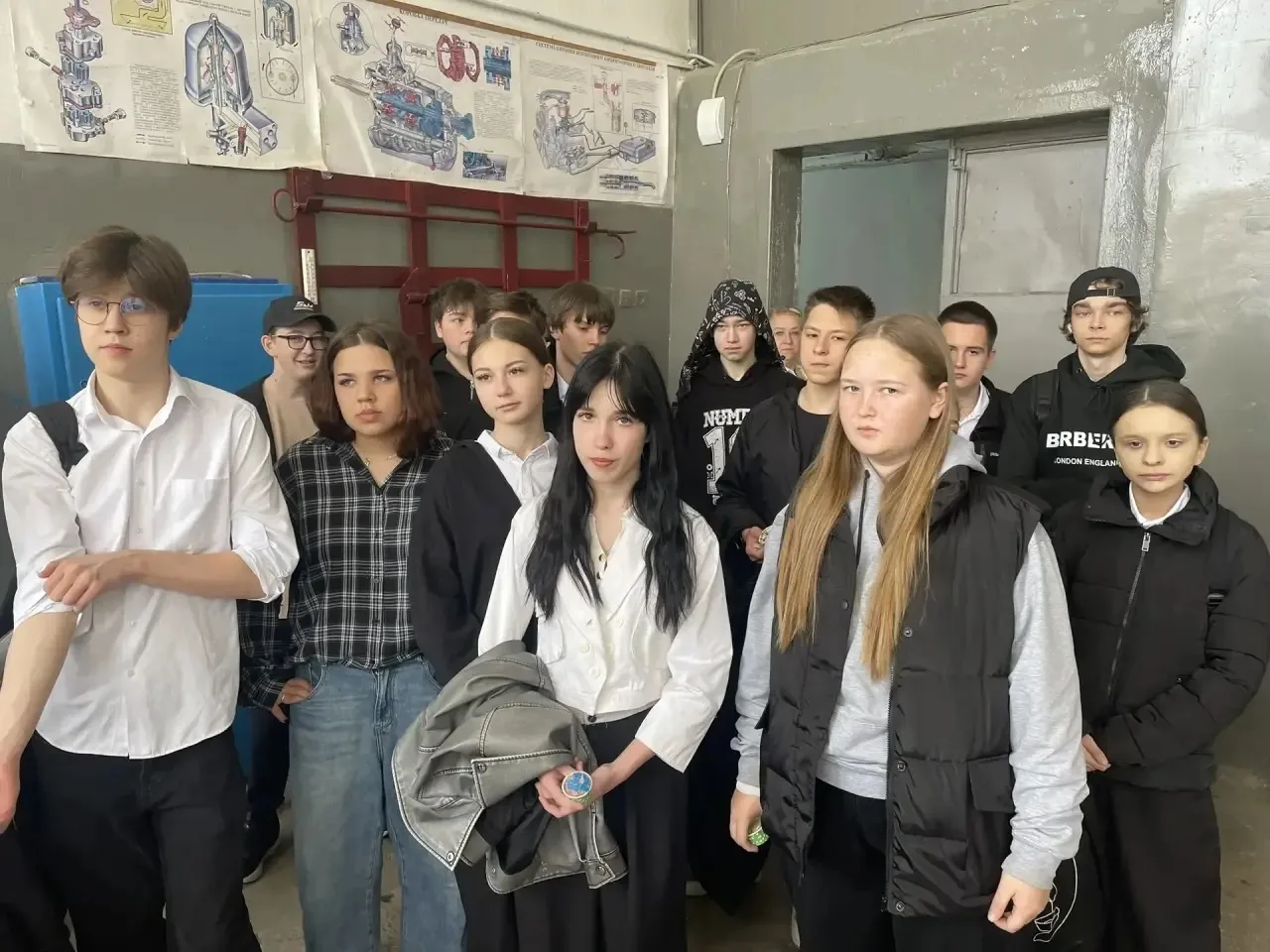 #ПрофПробы  Кто сказал, что профессия автослесаря и сварщика не может быть интересна девочкам?🧑‍🔧🧑‍🏭