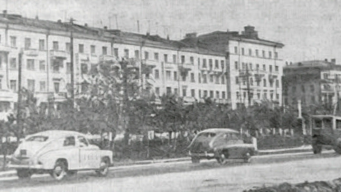 1953 год. Вид с Шоссе Энтузиастов на начало ул. Советская.