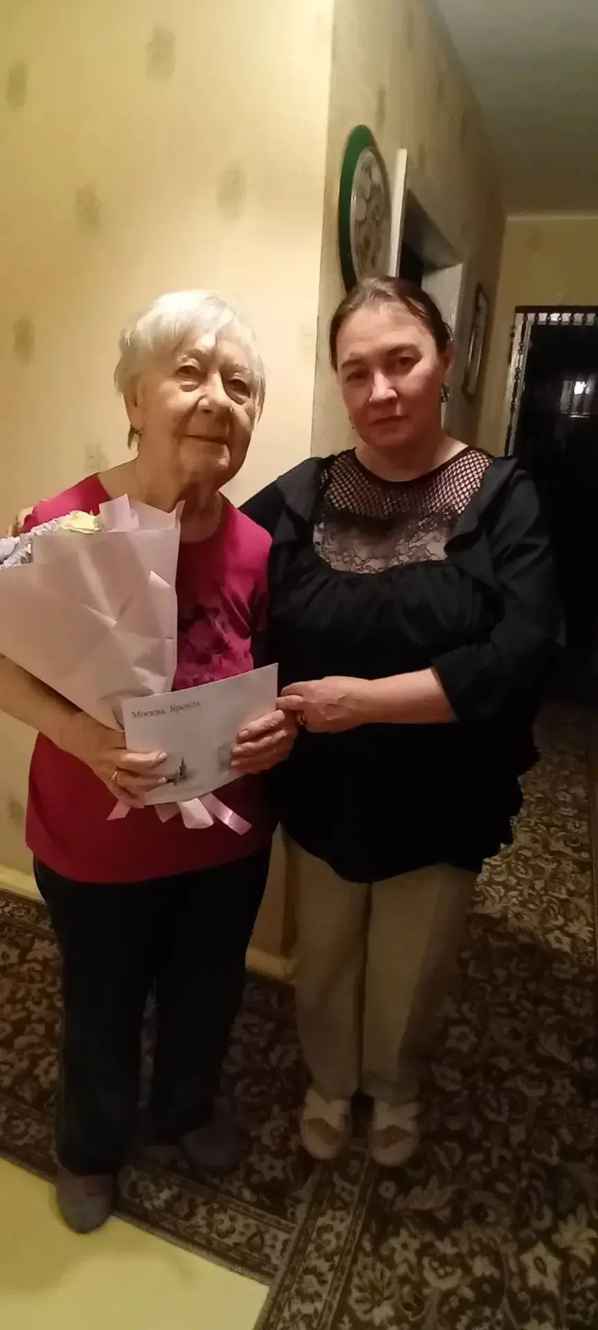 Сотрудники Центра активно участвуют в поздравлении тружеников тыла, несовершеннолетних узников, вдов