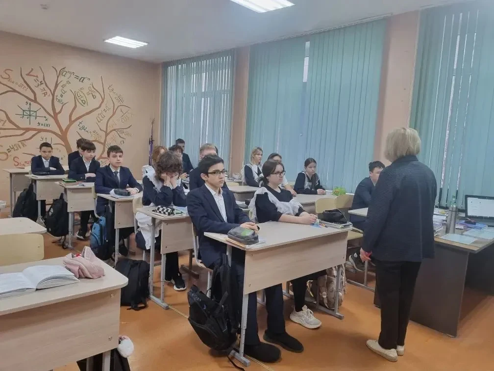 🛡️ Цифровой щит: учимся безопасности в интернете!  Сегодня в Школе № 41 прошли Всероссийские «Разгов