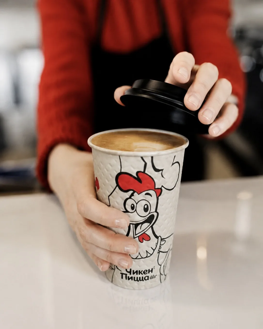Кто рано встает, тому нужен кофе ☕️

Хотя если честно, тому, кто поздно встает, тоже нужен кофе 😉

