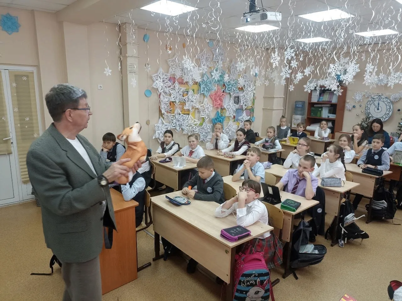 Урок-спектакль «Давайте жить дружно!»: как четвероклассники учились безопасному поведению с бродячим