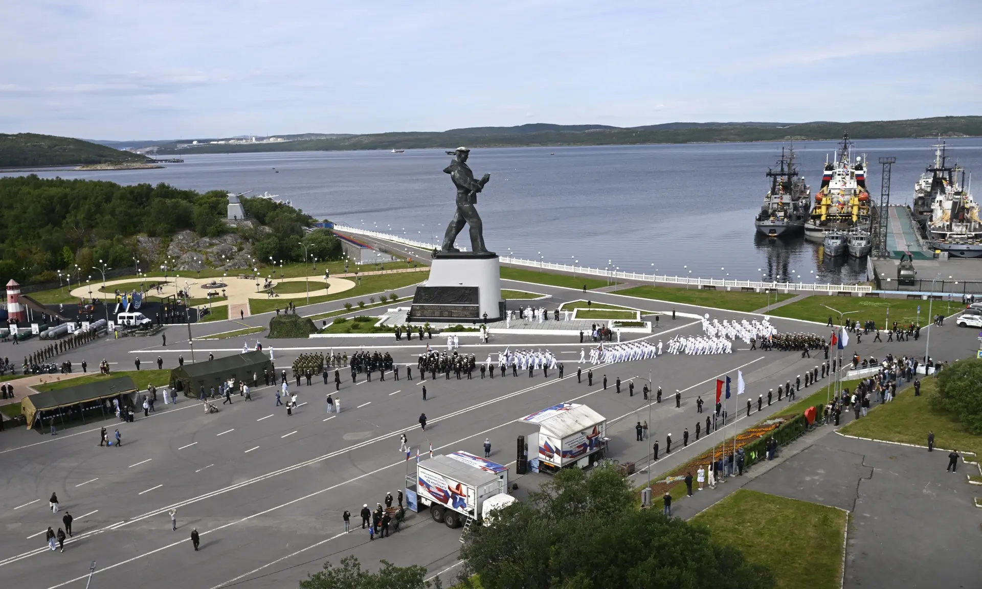 Североморск, приглашаю завтра на встречу. Обсудим важные вопросы развития округа.