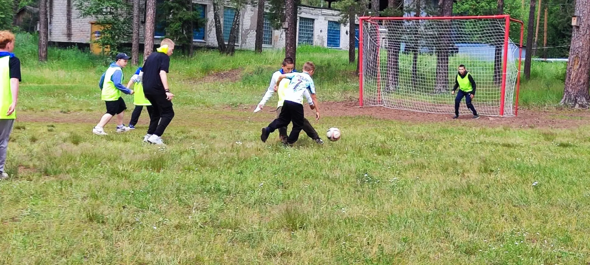 Фрагменты турнира по футболу между 4 и 3 отрядом⚽