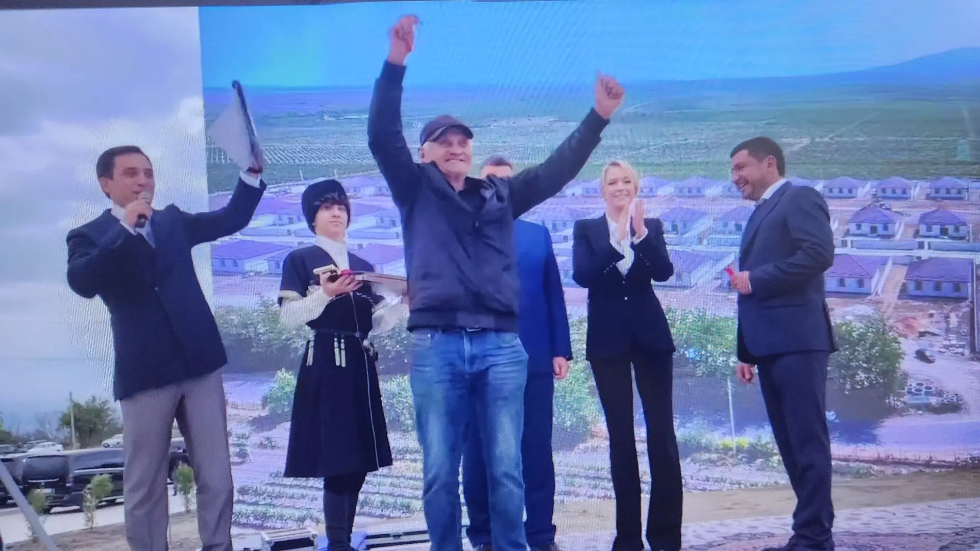 ⚡️ Омбудсмен РФ Лантратова приехала в республику. С властями встретилась, таблицу обращ...