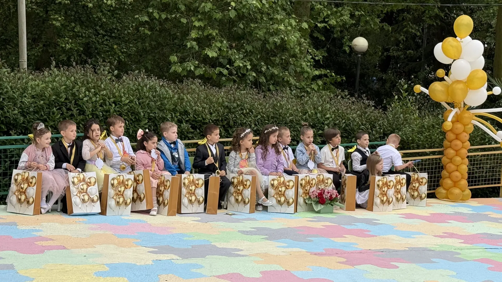 🎉 ВЫПУСКНОЙ 2026

🐝 В группе «Пчёлка» в пятницу было  особенно громко — у них был выпускной🎉

🎶 