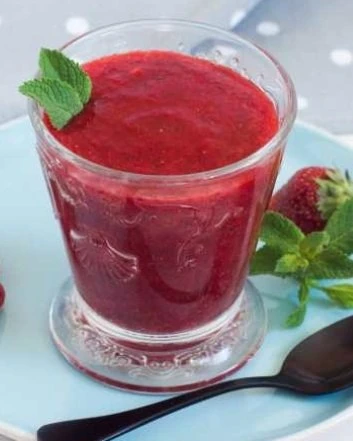 СМУЗИ ИЗ КЛУБНИКИ С МЯТОЙ 🍓👍

Великолепное освежающее блюдо для жарких летних дней!

Ингредиенты:
