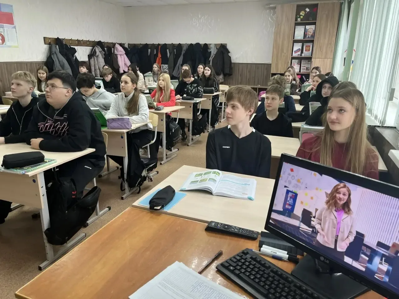 Понедельник в нашей школе по традиции начинается с важных смыслов. Тема новой встречи — «Что значит 