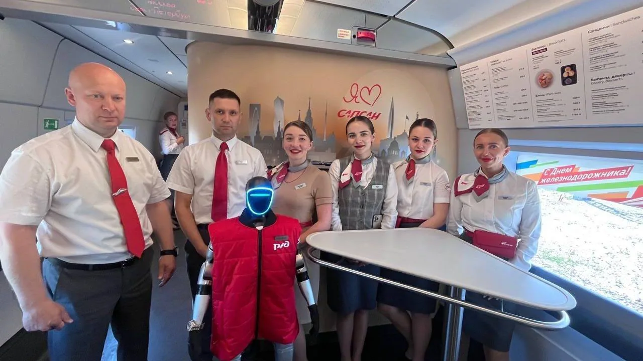 Встречайте Володю — первого в мире робота-проводника высокоскоростного поезда «Сапсан» 🤖
