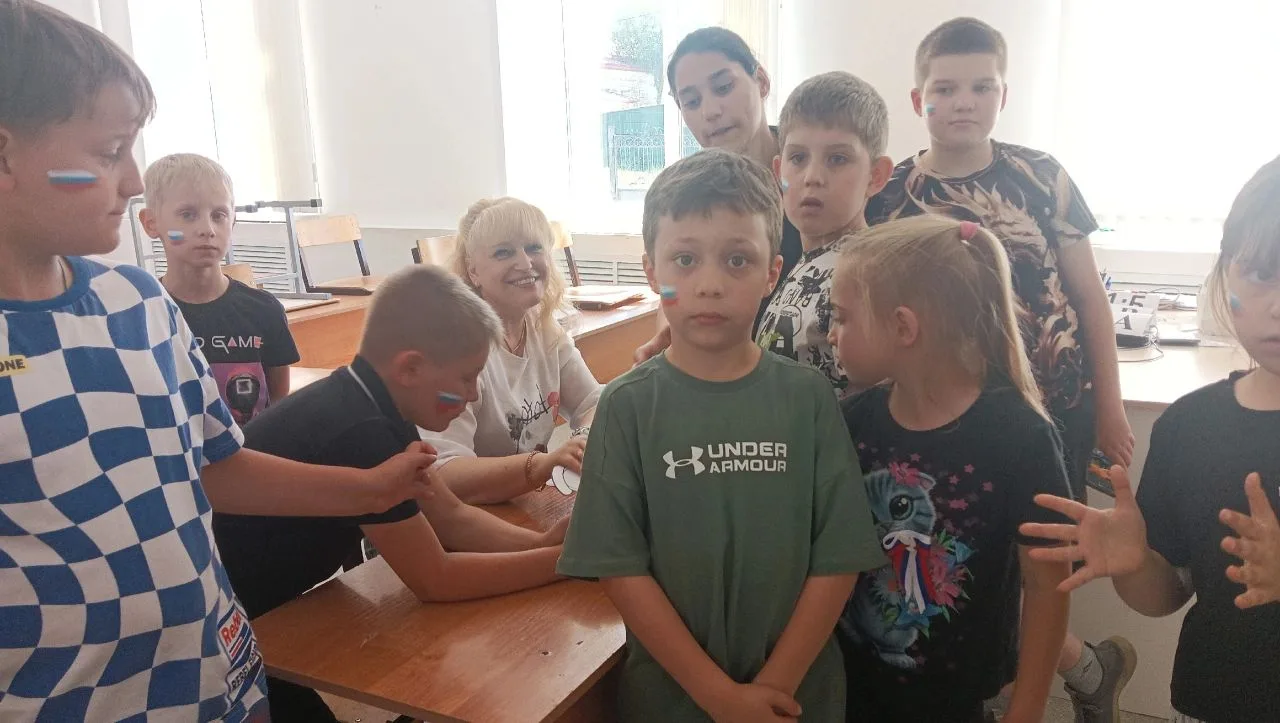 🔥  КВЕСТ-ПУТЕШЕСТВИЕ В «СМЕНЕ» 🇷🇺

Сегодня в лагере «Смена» было жарко! 🔥 И дело не только в лет