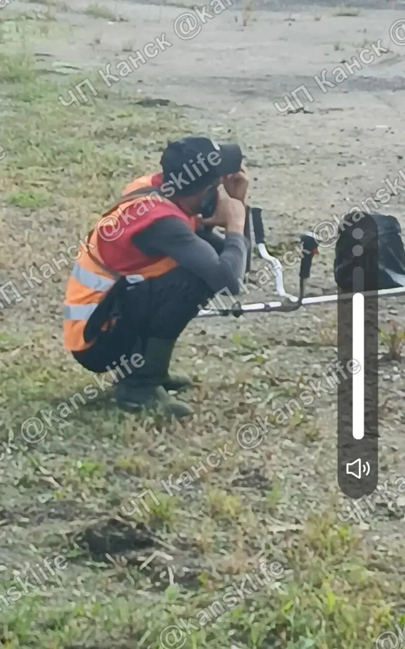 Семейная пара 70+ спокойно ехала в поликлинику, на своём автомобиле. В окно прилетел ка...