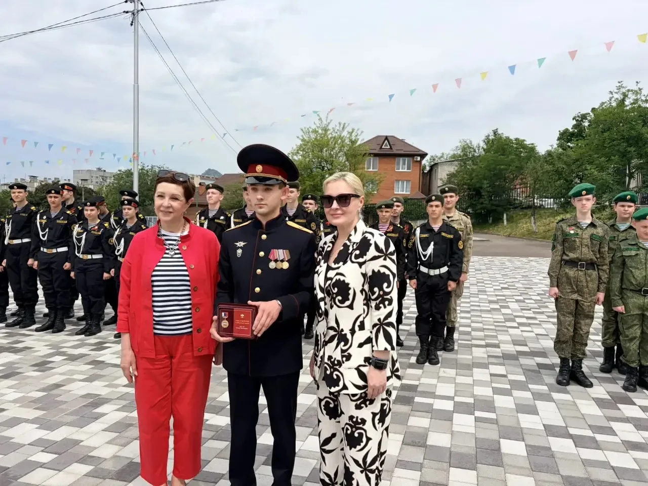 По окончанию церемонии торжественного поднятия Государственного флага председатель Думы города Пятиг