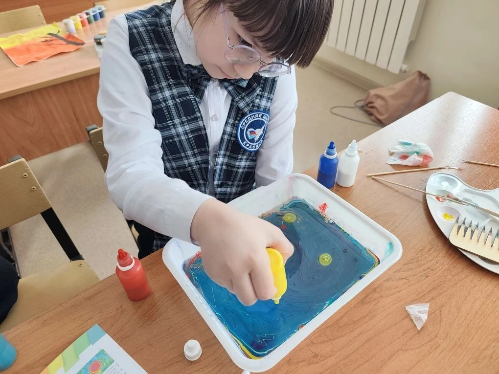 📍Эбру: Когда вода становится холстом, а дети – волшебниками!