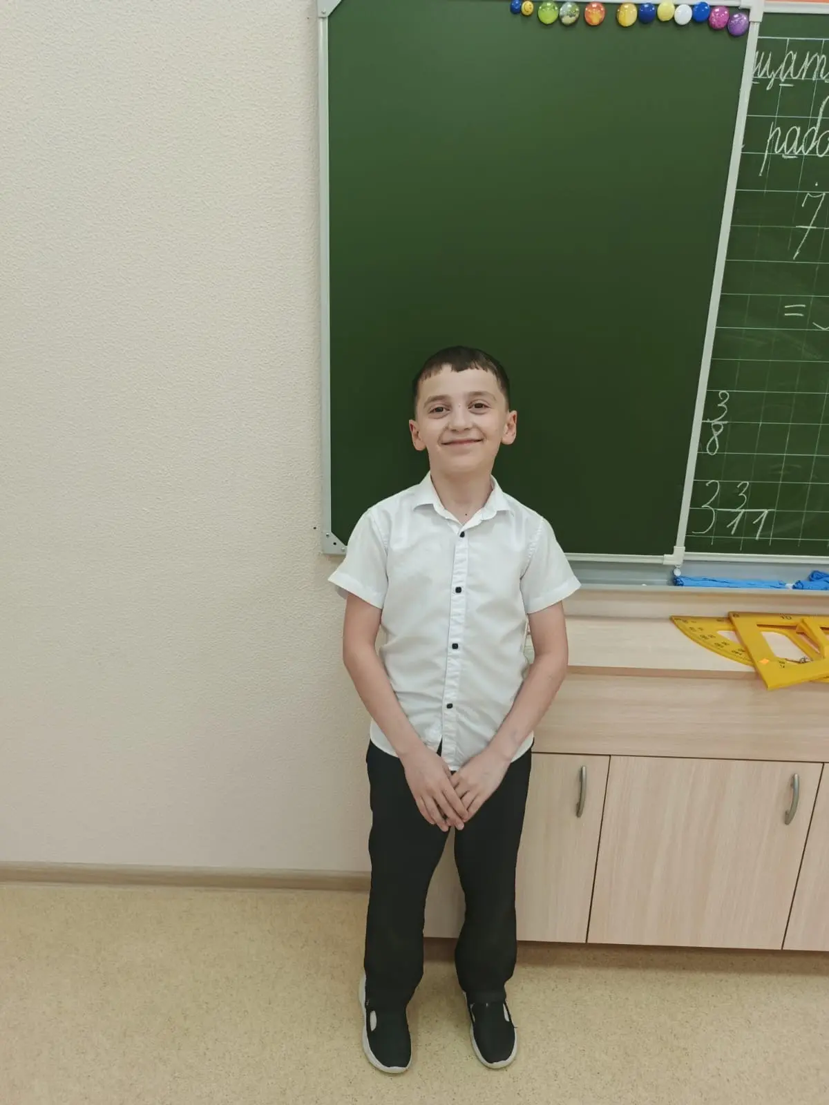 Шалов Алим, ученик 4 «А» класса, стал призёром в олимпиаде «Всезнайка» по математике.