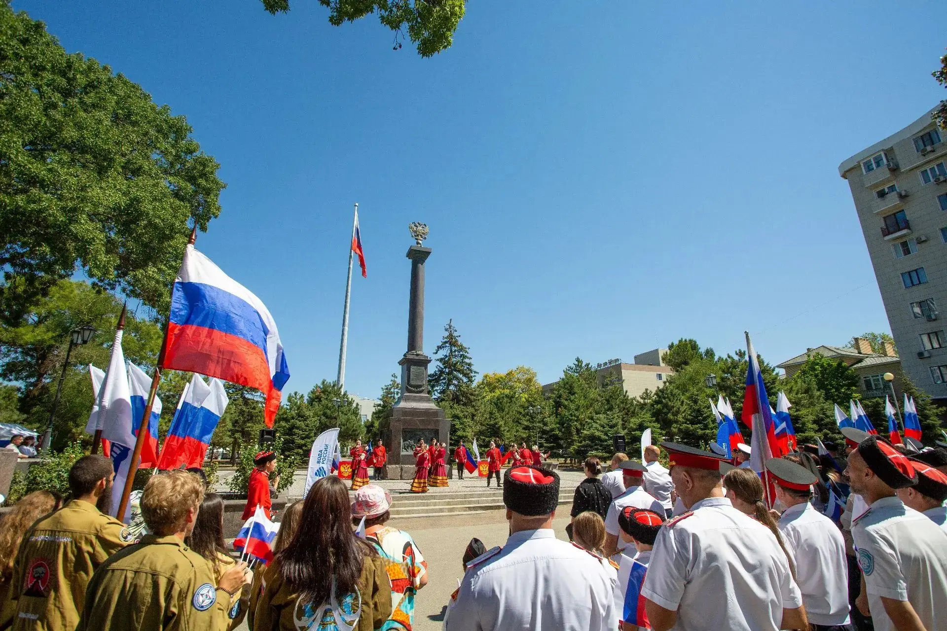 🔥Молодёжь Анапы приняла участие в торжественном мероприятии, посвященном Дню Государст...