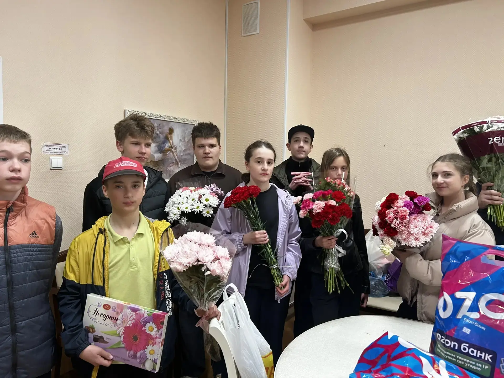 Благодарим всех участников акции «Цветы ветеранам»!  🌺 В преддверии Дня Победы мы вместе с вами пода