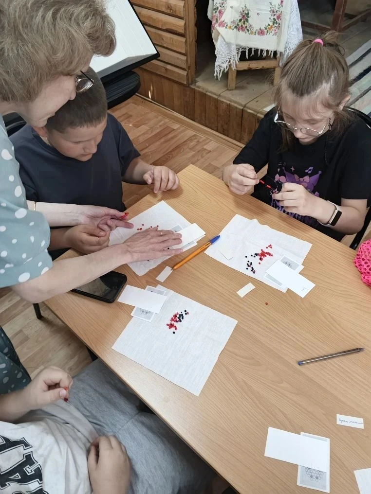 🎉 Ребята из школьного лагеря «Олимпик» побывали в Щекинском художественно-краеведческом музее на ма
