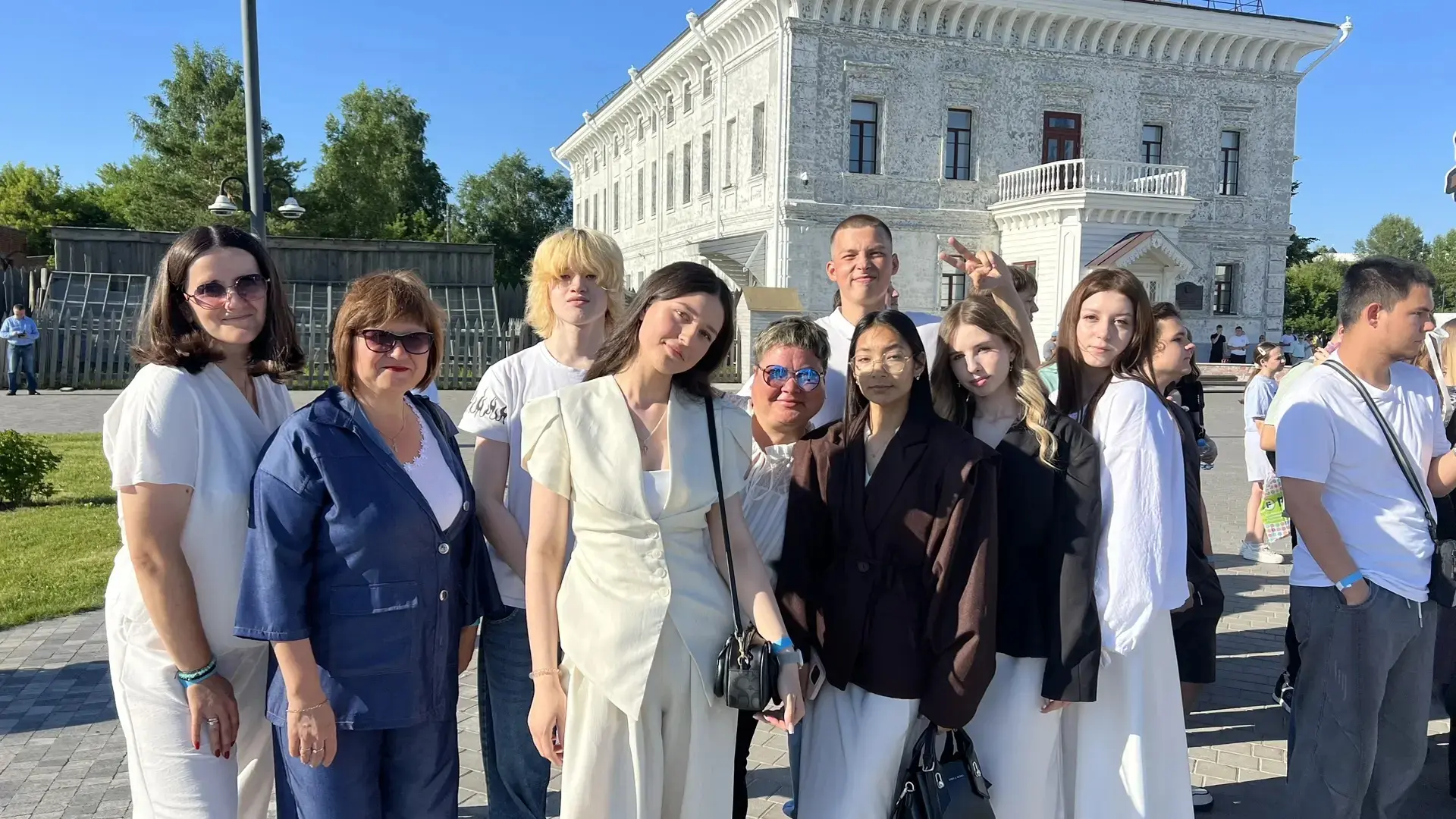 Наши выпускники — самые смелые и заводные герои школы! ✨

Они блистали на общегородском выпускном на