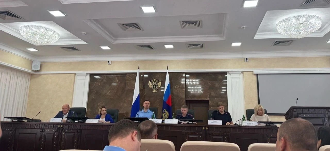 Сегодня заместитель руководителя Управления Федеральной службы государственной регистра...