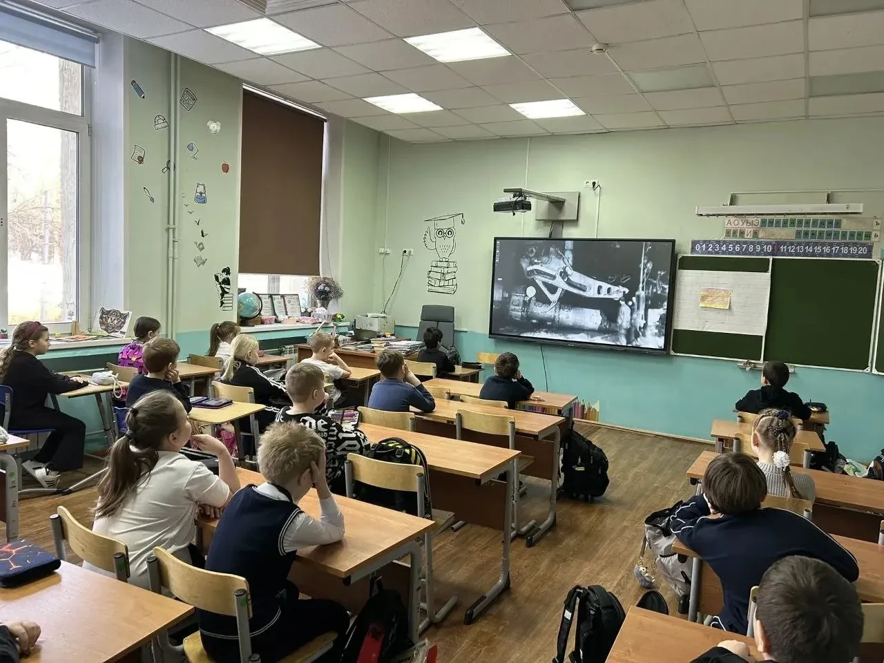 🧐🧐🧐 Возможна ли современная жизнь без заводов?  🛠 На этой неделе прошло занятие из цикла «Разговоры 