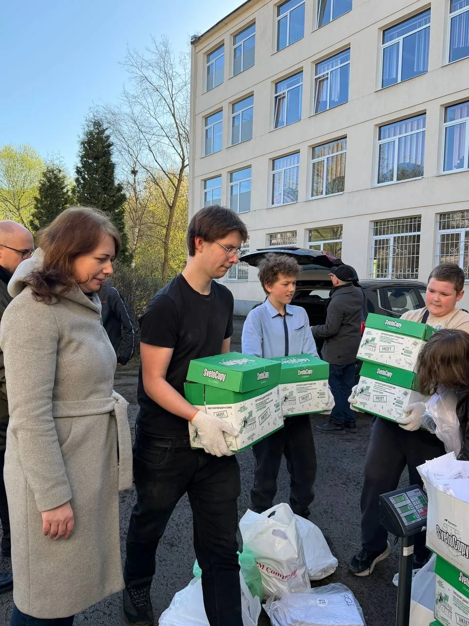 🌿♻️ ЭКО-ДЕВАНТ: Гимназия в стиле "ЭКО"! ♻️🌿  В нашей гимназии завершился масштабный сбор макулатуры!