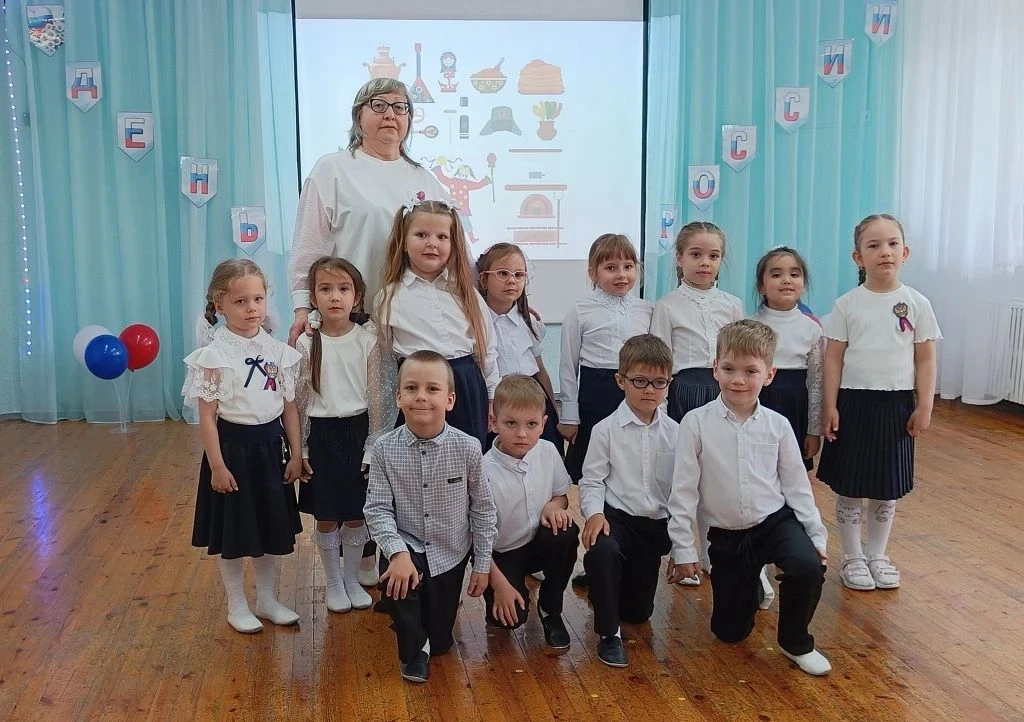 Воспитание в детях любви и уважения к родной стране имеет первостепенное значение. В подготовительно