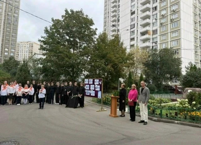 🕯 В соседнем Люблино в школе №2010 провели памятную акцию ко Дню солидарности в борьбе...