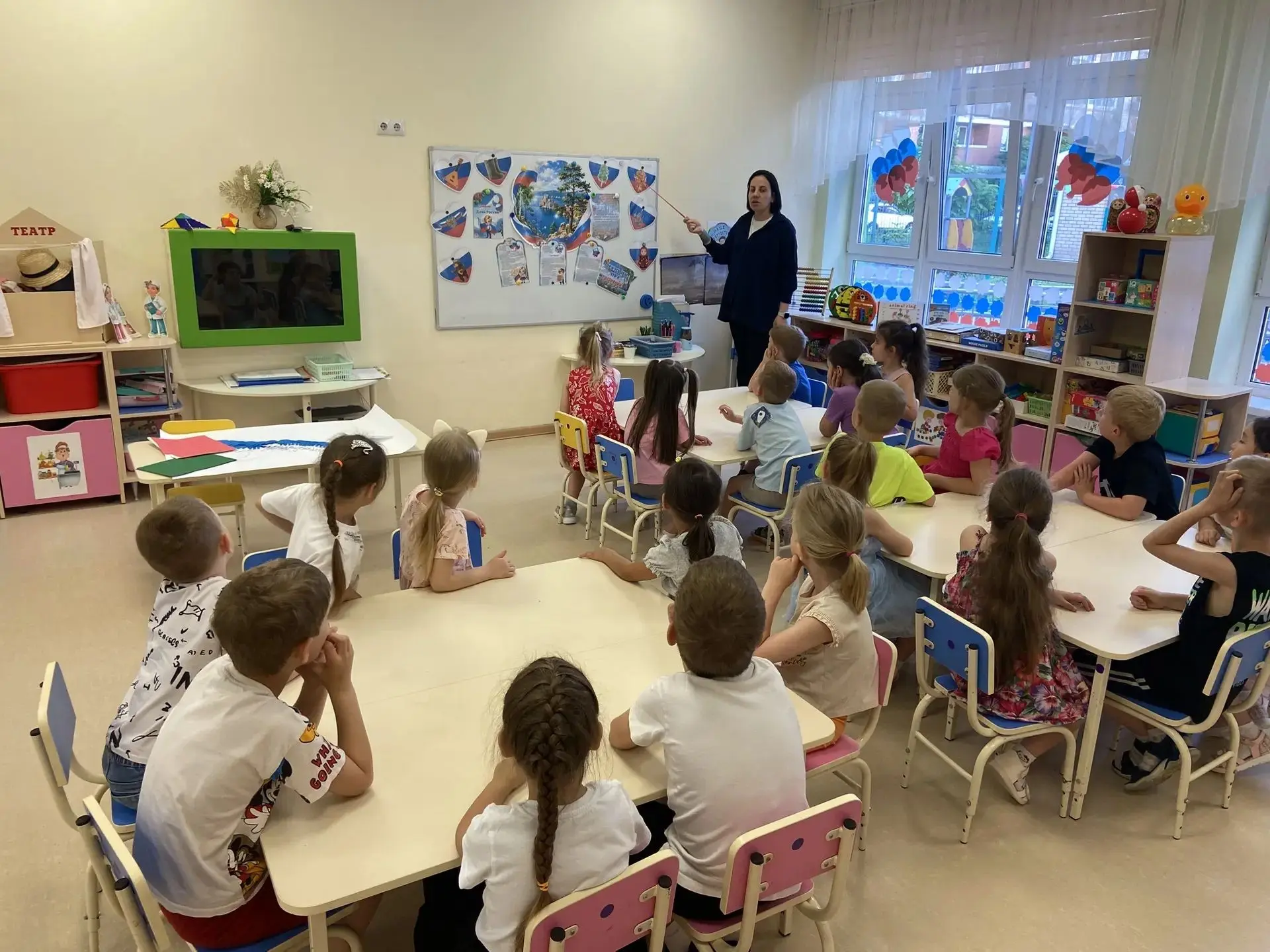 В группе «Любознайка»  ко Дню России прошёл особенный день: дети не просто узнали о символах России,