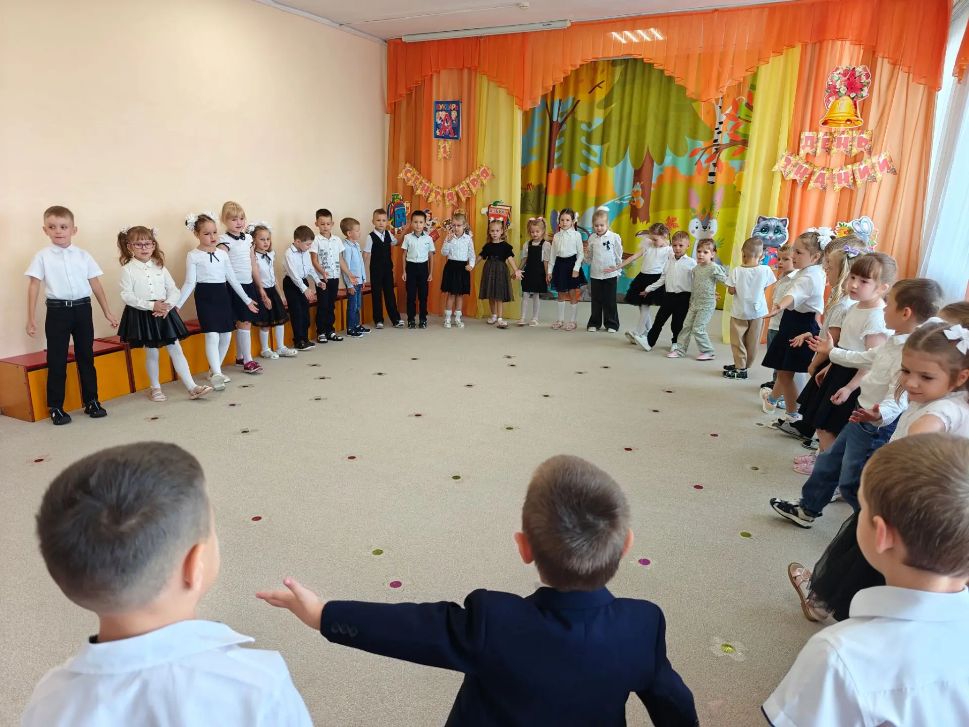 🍁📚🎒🔔🍂Сегодня, 1 сентября, День знаний. И хотя наши ребята еще не ходят в школу, но...