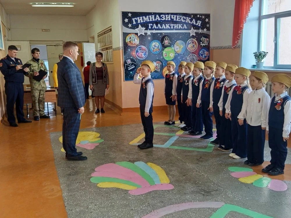 Конкурс-смотр строя и песни "Чеканим шаг" среди 1-10 классов состоялся в гимназии 6 мая...