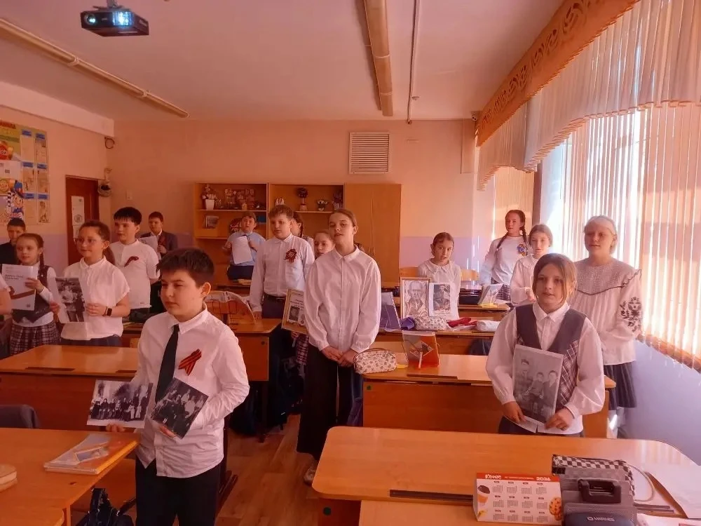 🌟 Урок памяти в 4 «Г»: семейные истории о Великой Победе 🌟  Сегодня в 4 «Г» классе прошёл особенный 
