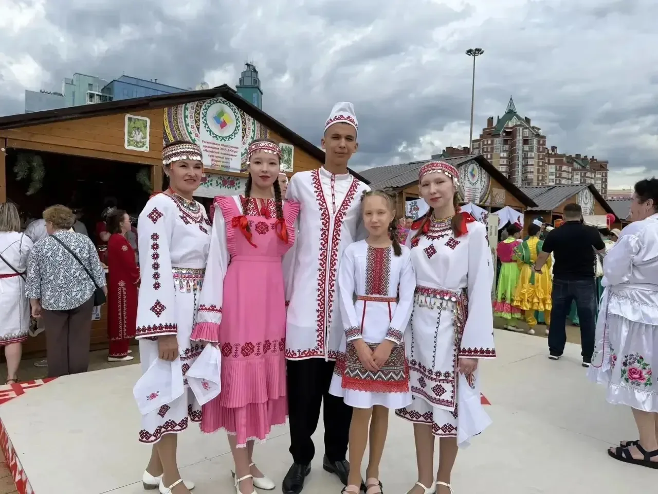 ДЕНЬ СЕМЬИ, ЛЮБВИ И ВЕРНОСТИ в нашей школе 

Мы - семья  Ибакаевых! Марийцы — народ, тесно связанный