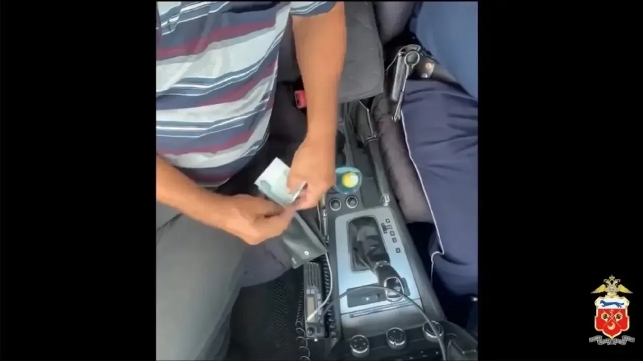 ❗️Житель Грачевки попытался откупиться от инспектора ДПС и попал под уголовку