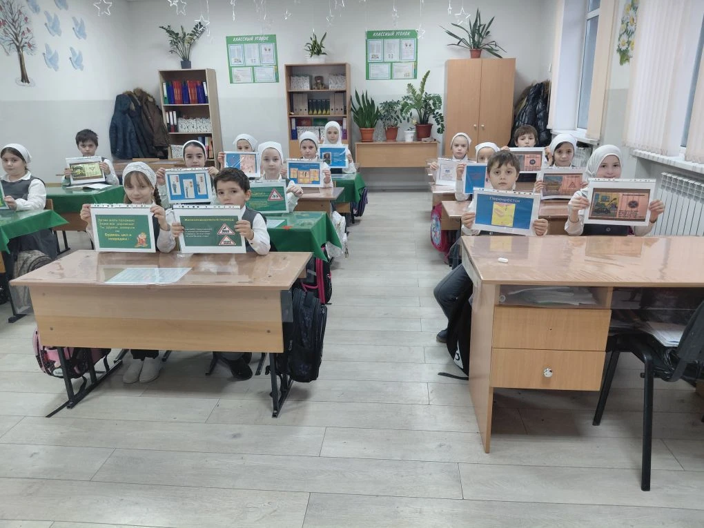 В рамках проведения месячника по профилактике детского дорожно- транспортного травматизма в МБОУ "СО