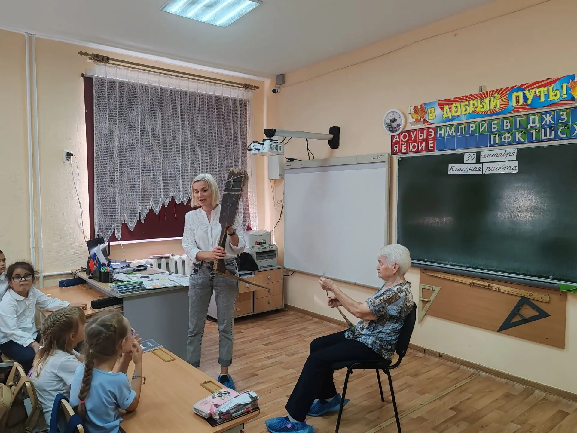 🧶 МАСТЕР-КЛАСС «УМЕЛЫЕ РУКИ»: ВОЛШЕБСТВО ИЗ БАБУШКИНОГО СУНДУКА! ✨