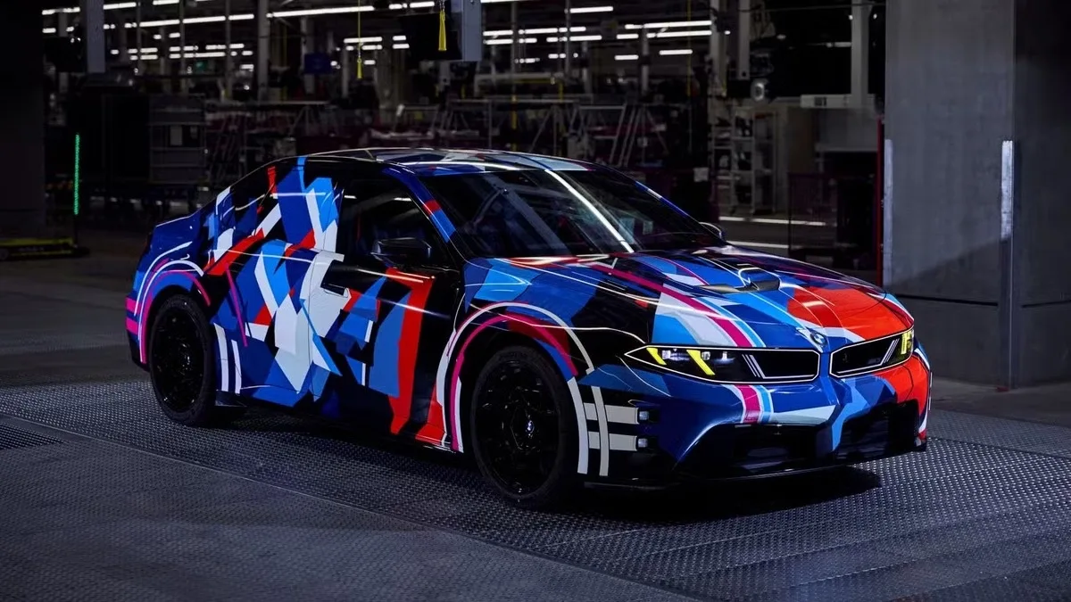 BMW представила первые тизеры электрического M3