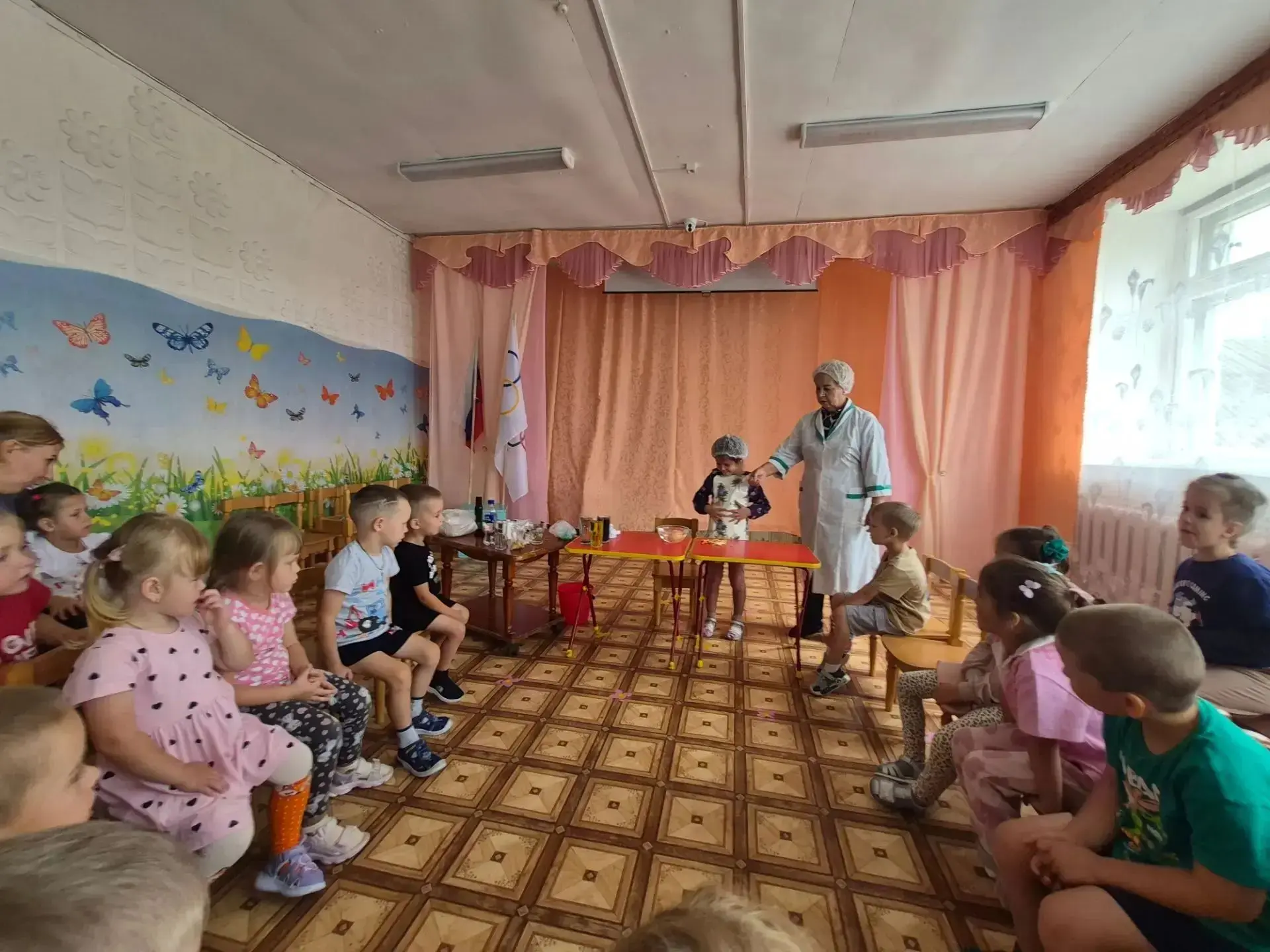 СЕГОДНЯ,14 августа,в нашем детском саду прошел день опытов и экспериментов — это веселы...