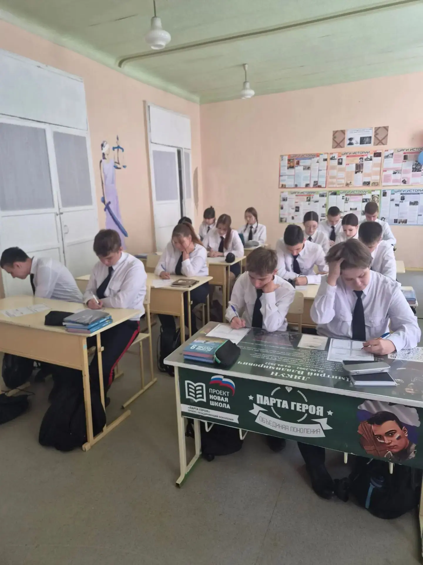 Кадеты в строю — не только по стойке "смирно", но и в борьбе с терроризмом 🇷🇺📘